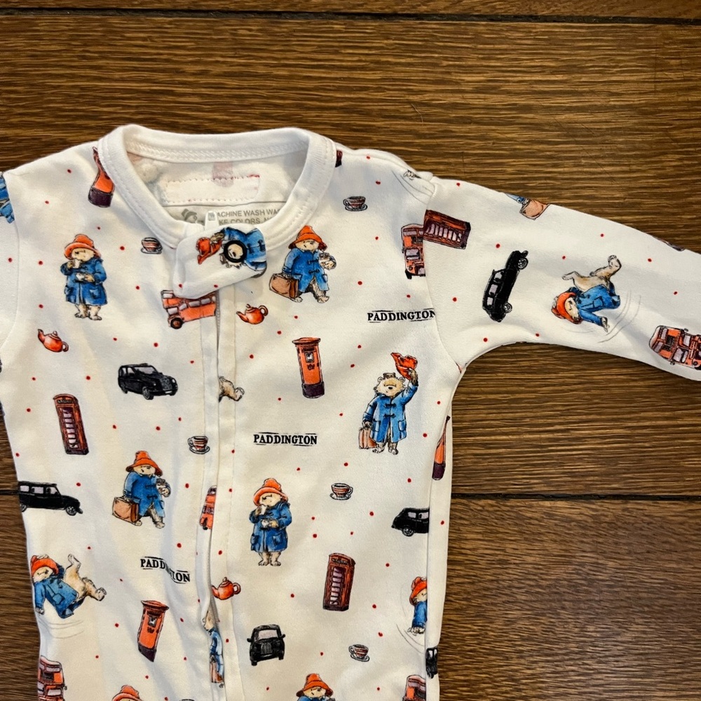 (Never Worn) Paddington Bear x L’ovedBaby Onesie Pajamas (0-3M)